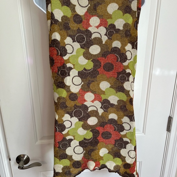 70s Style Flowy Floral Retro Vest - Picture 4 of 6